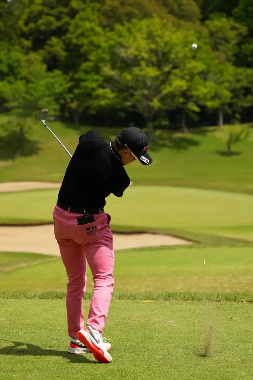 岩井明愛のアイアンスイング