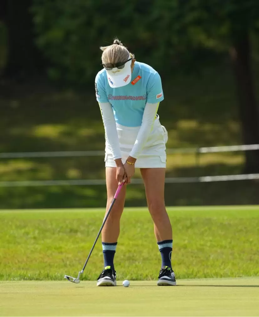 金田久美子のパッティングストローク