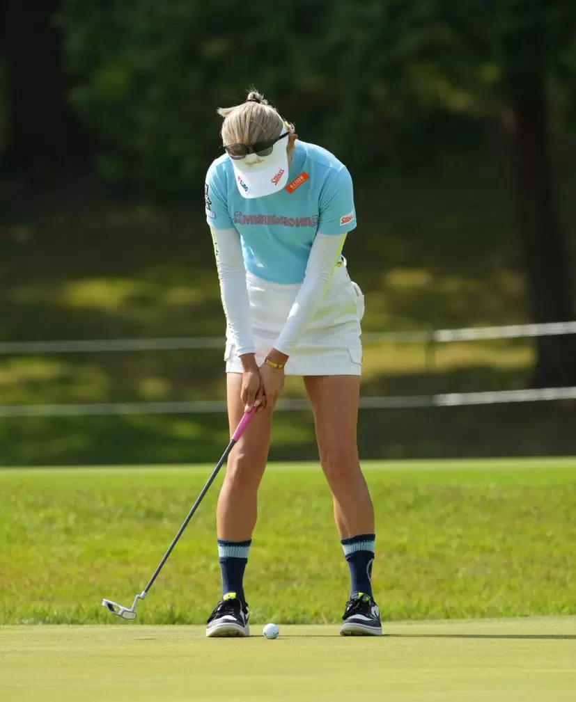 金田久美子のパッティングストローク