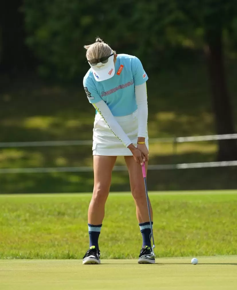 金田久美子のパッティングストローク