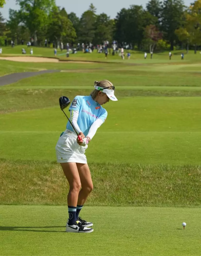 金田久美子のドライバースイング