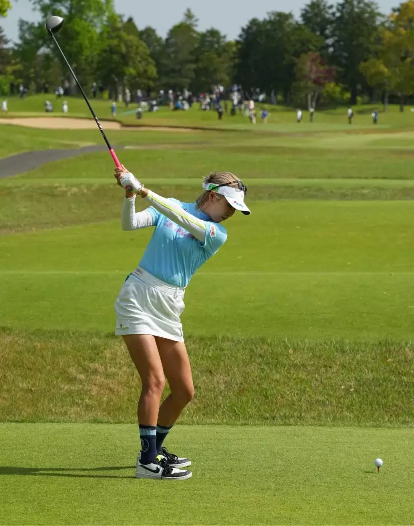 金田久美子のドライバースイング