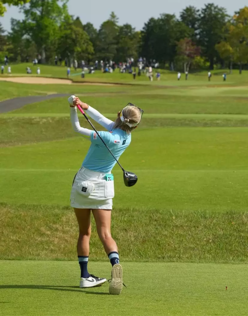 金田久美子のドライバースイング