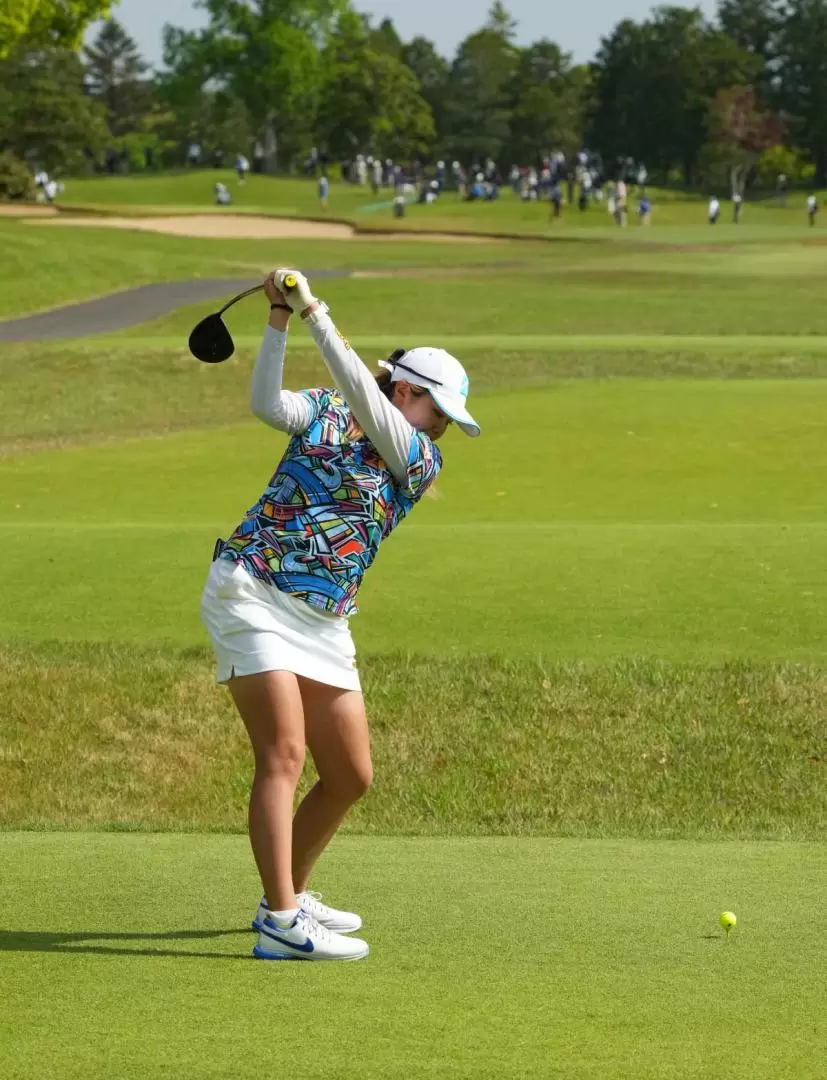 桑木志帆のドライバースイング