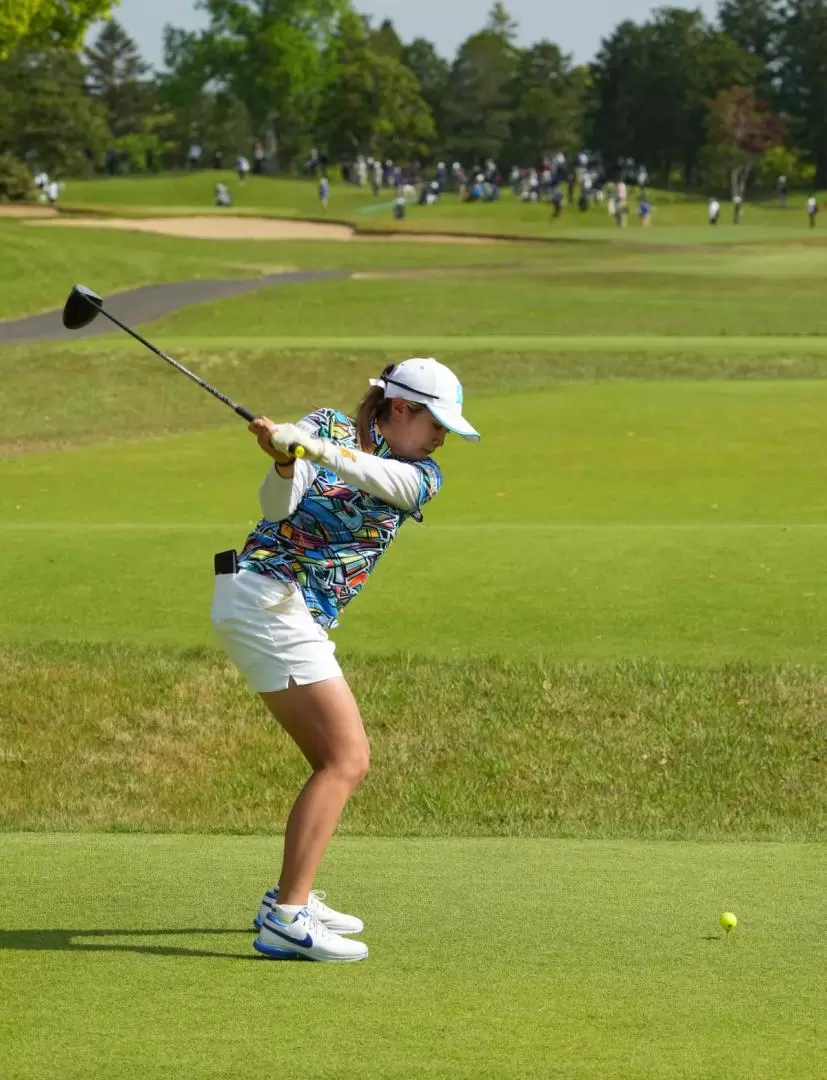 桑木志帆のドライバースイング