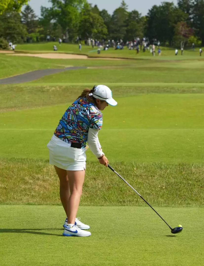 桑木志帆のドライバースイング