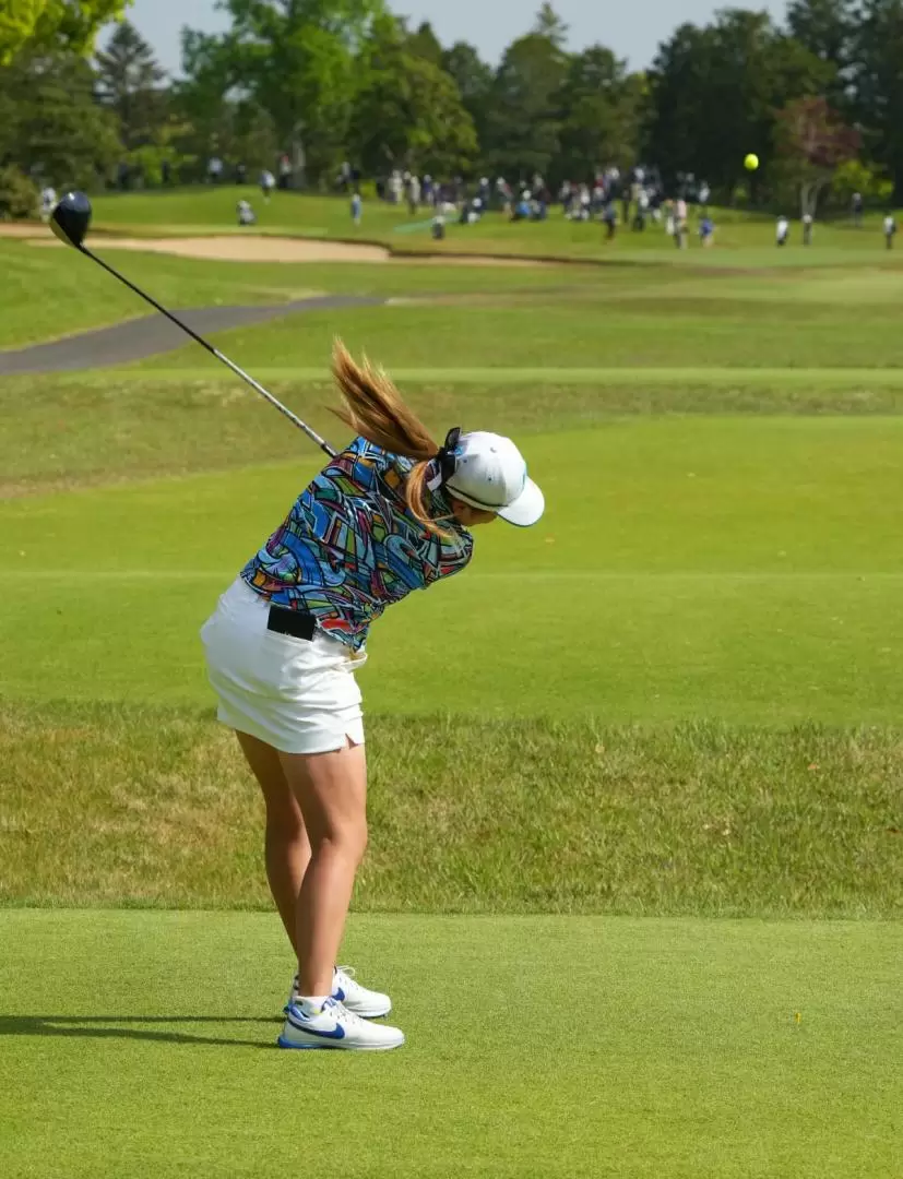 桑木志帆のドライバースイング