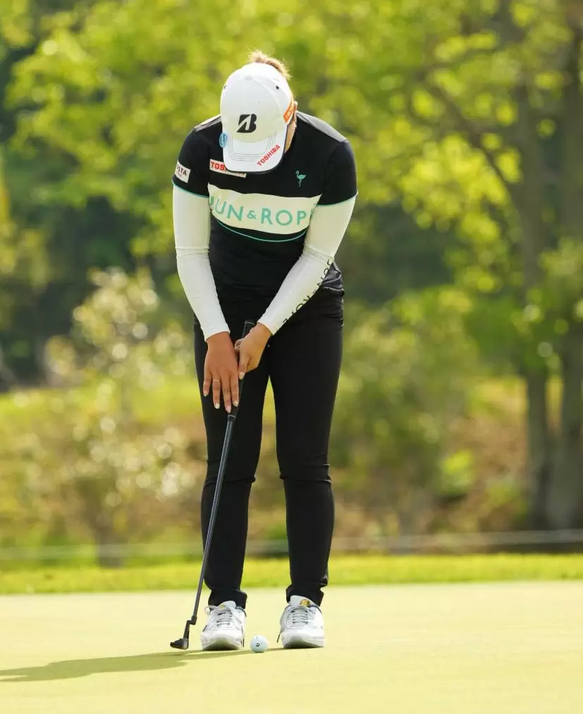 高橋彩華のパッティングストローク