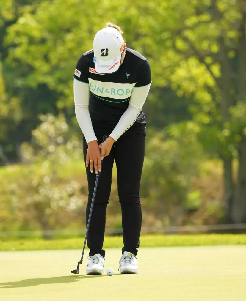 高橋彩華のパッティングストローク