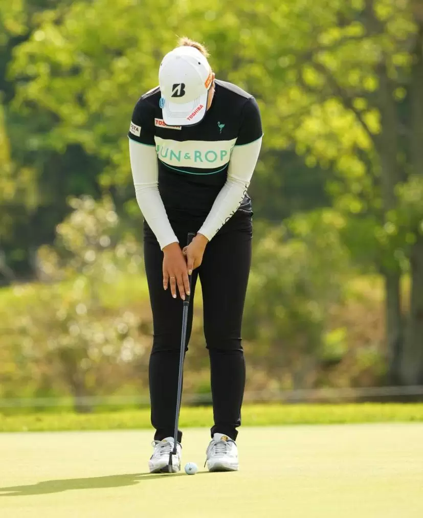 高橋彩華のパッティングストローク