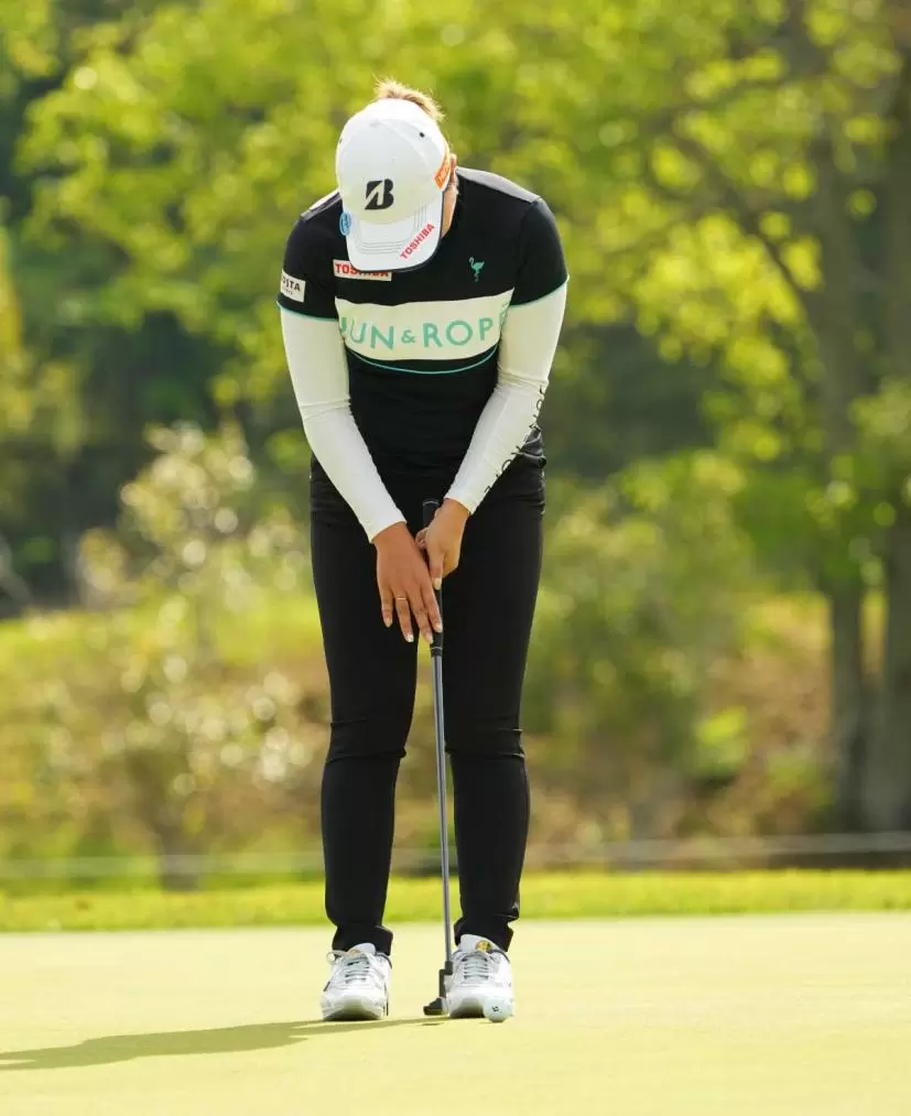 高橋彩華のパッティングストローク