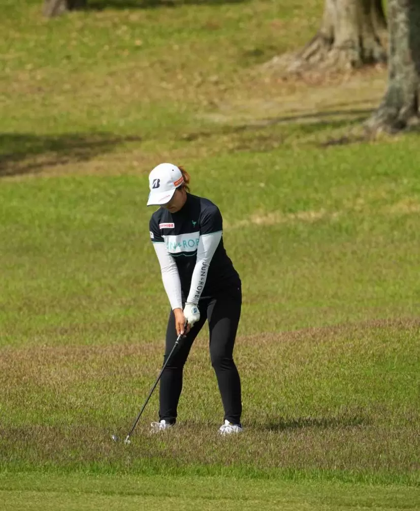 高橋彩華のアイアンスイング