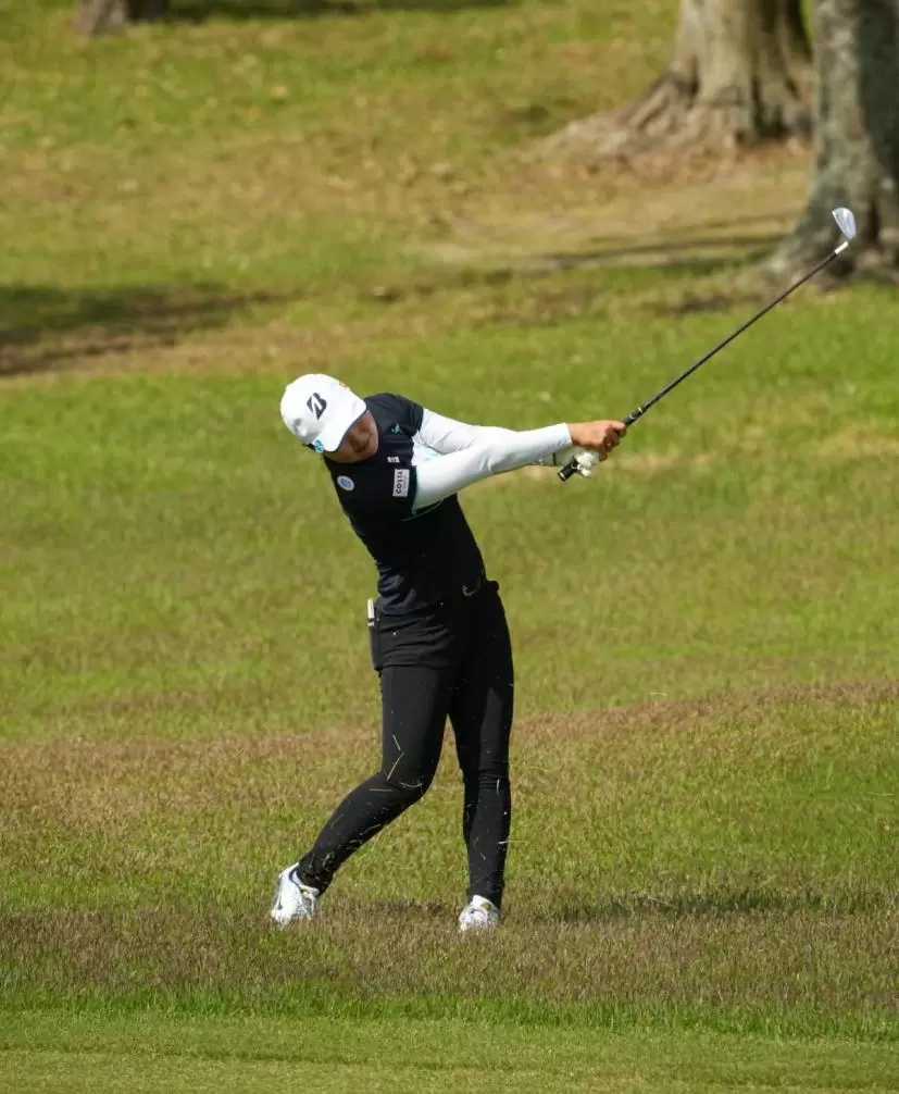 高橋彩華のアイアンスイング