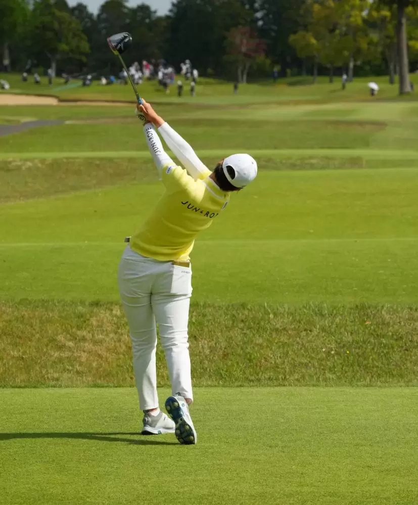 植竹希望のドライバースイング