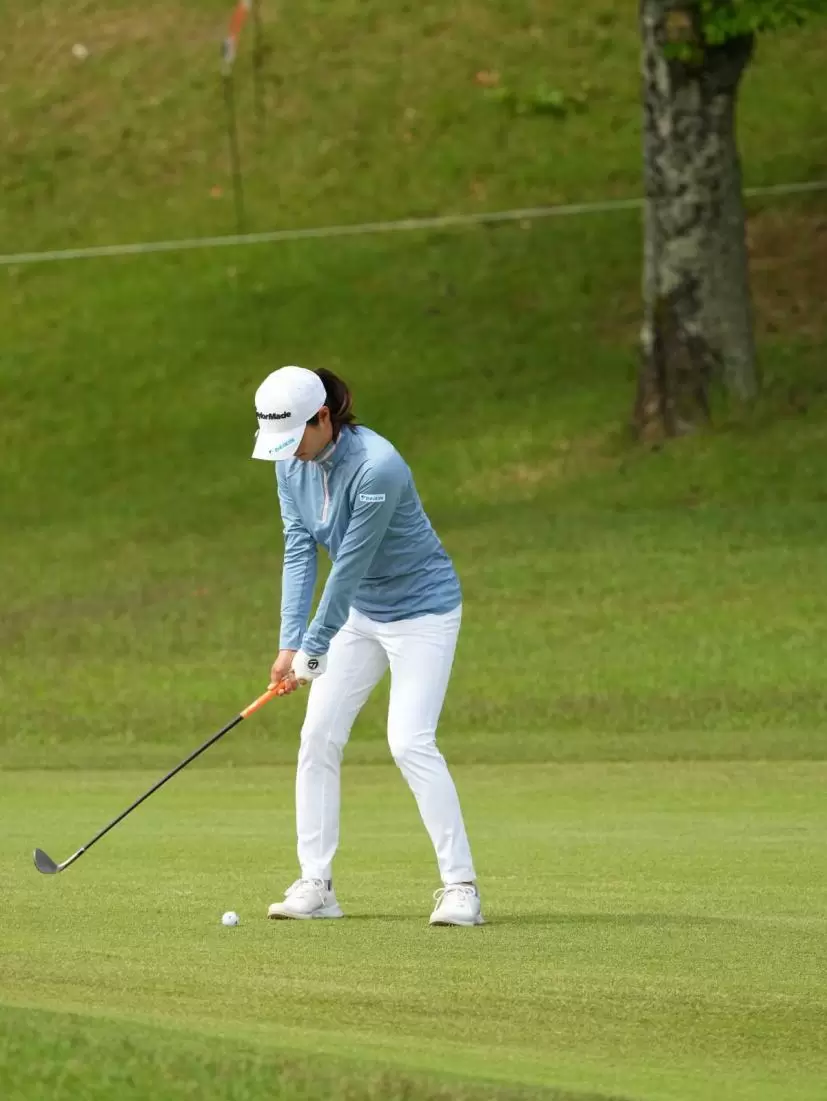 新垣比菜のアイアンスイング