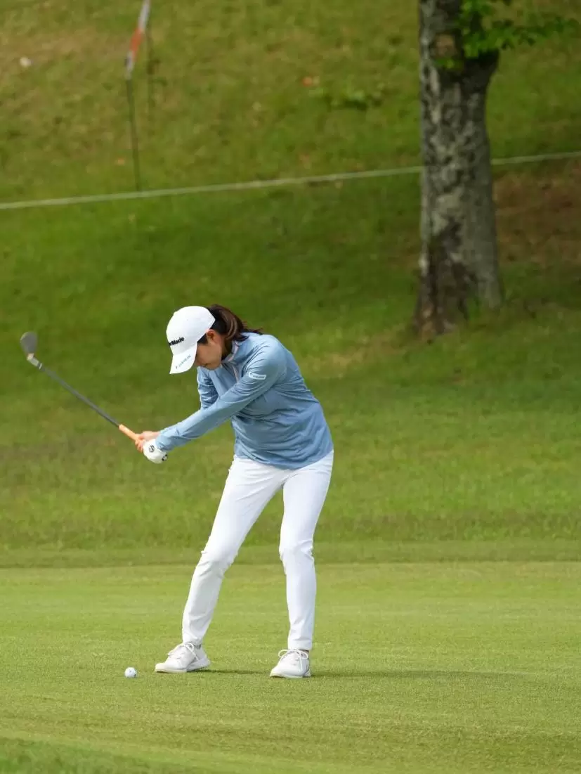 新垣比菜のアイアンスイング