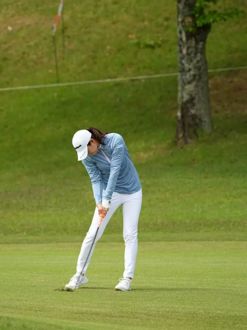 新垣比菜のアイアンスイング