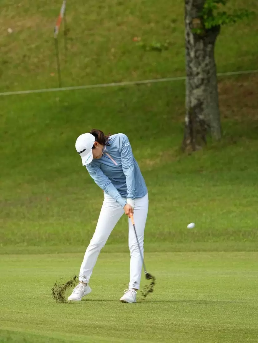 新垣比菜のアイアンスイング