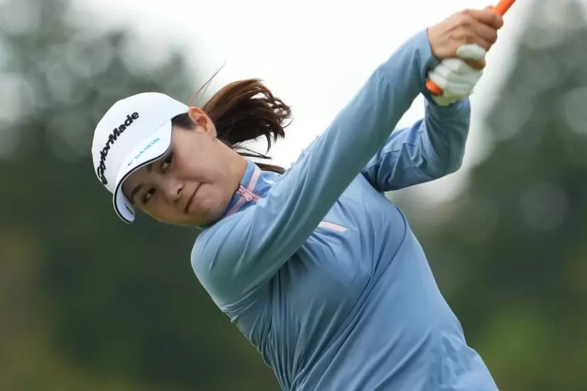 新垣比菜のアイアンスイング