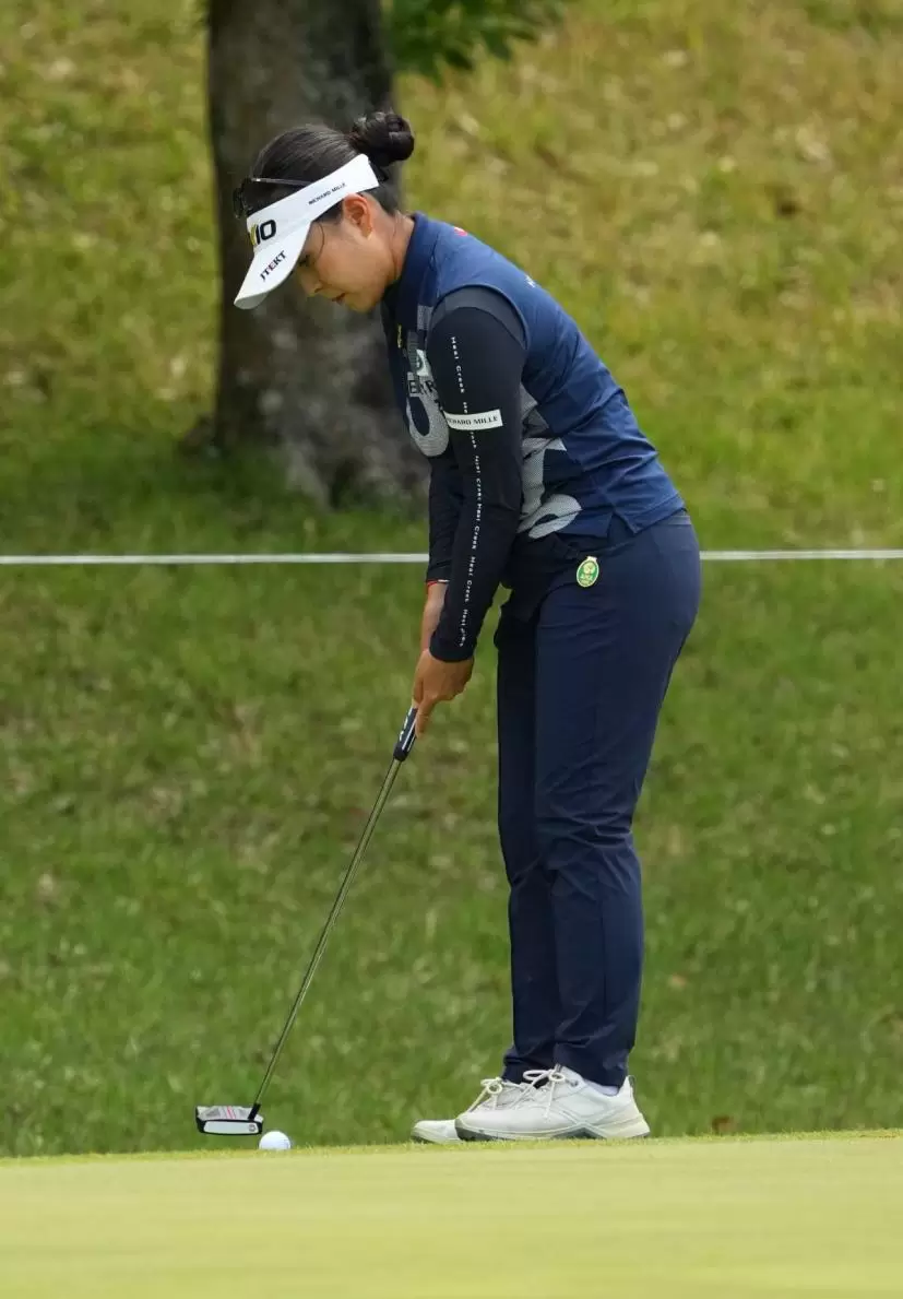 青木瀬令奈のパッティングストローク