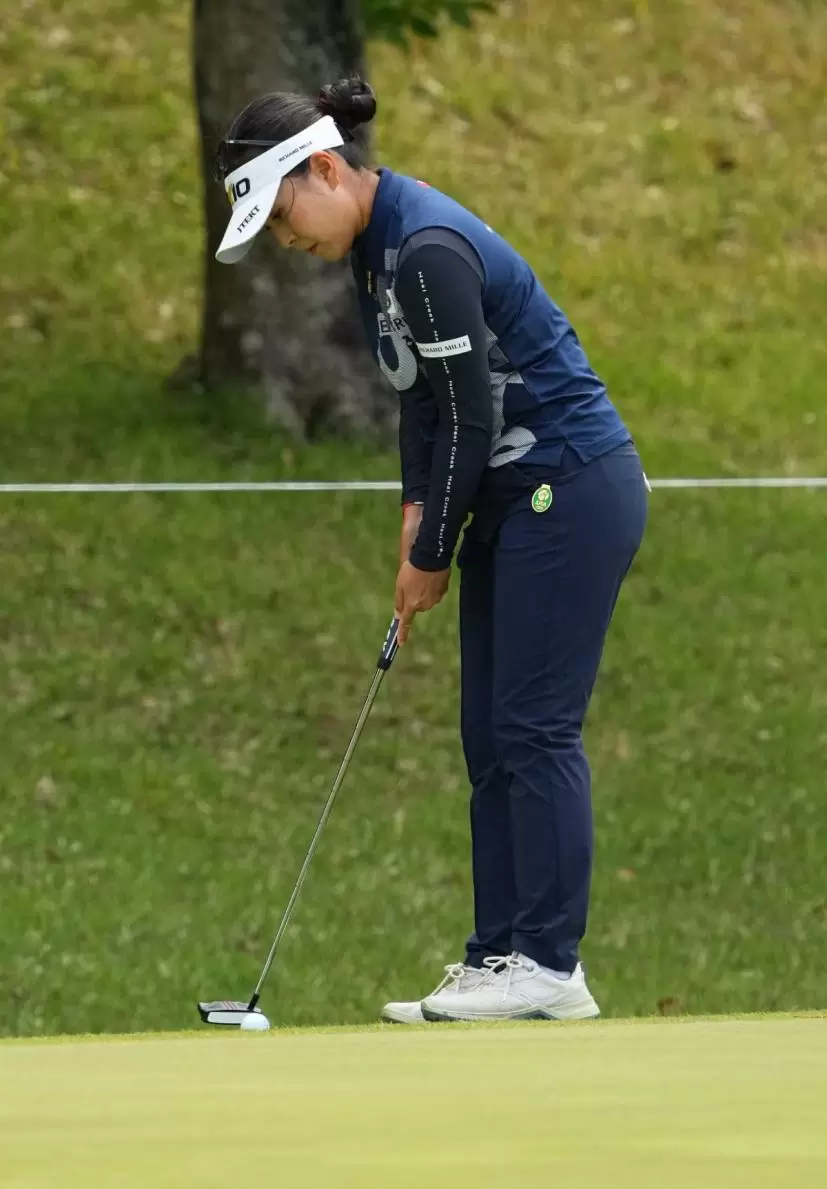 青木瀬令奈のパッティングストローク