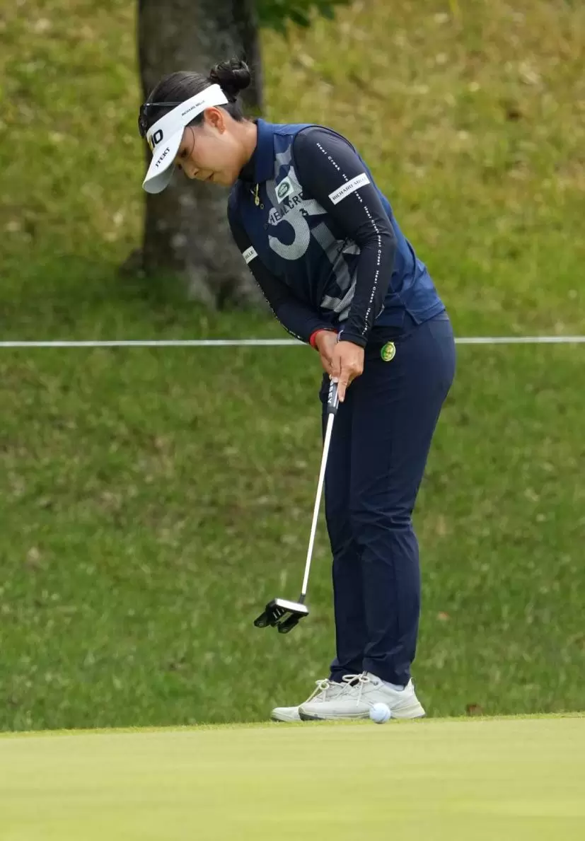 青木瀬令奈のパッティングストローク