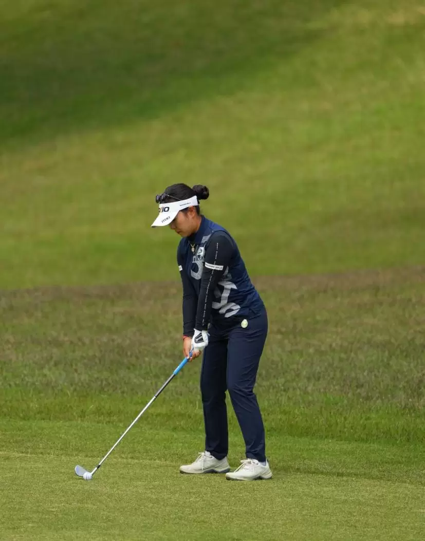 青木瀬令奈のアイアンスイング