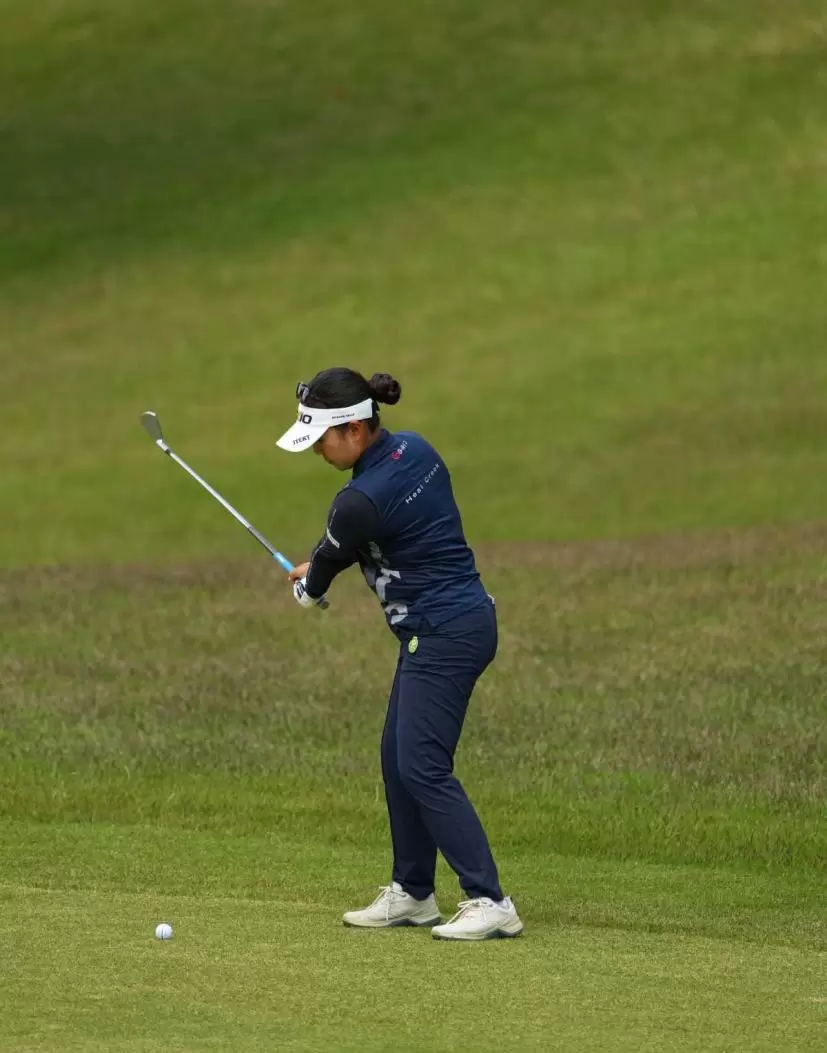 青木瀬令奈のアイアンスイング