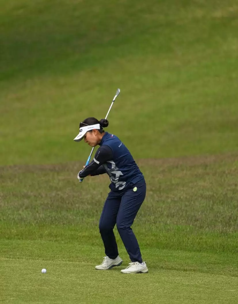 青木瀬令奈のアイアンスイング