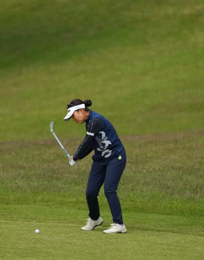 青木瀬令奈のアイアンスイング