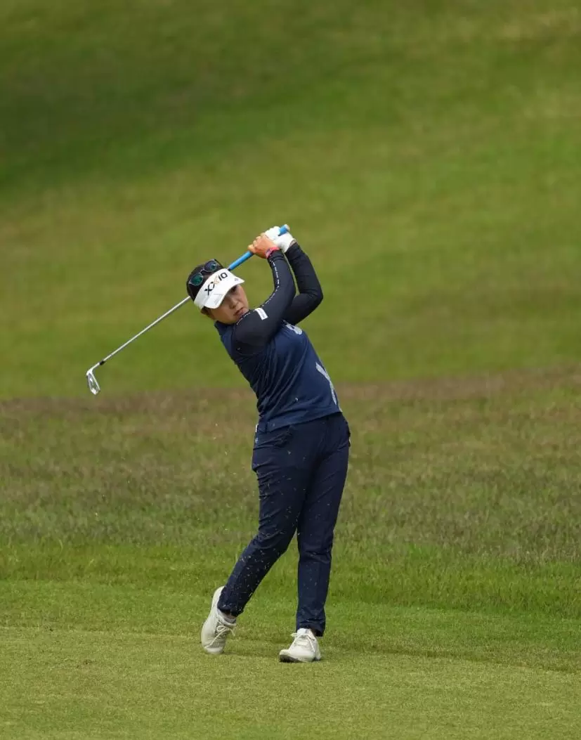 青木瀬令奈のアイアンスイング