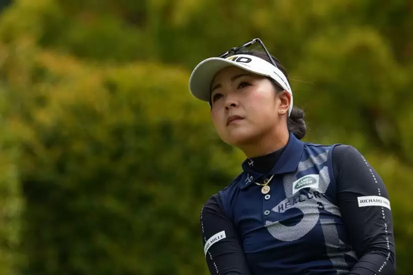 青木瀬令奈のアイアンスイング