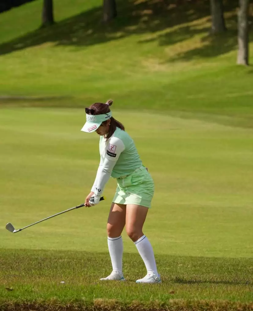 林菜乃子のアイアンスイング