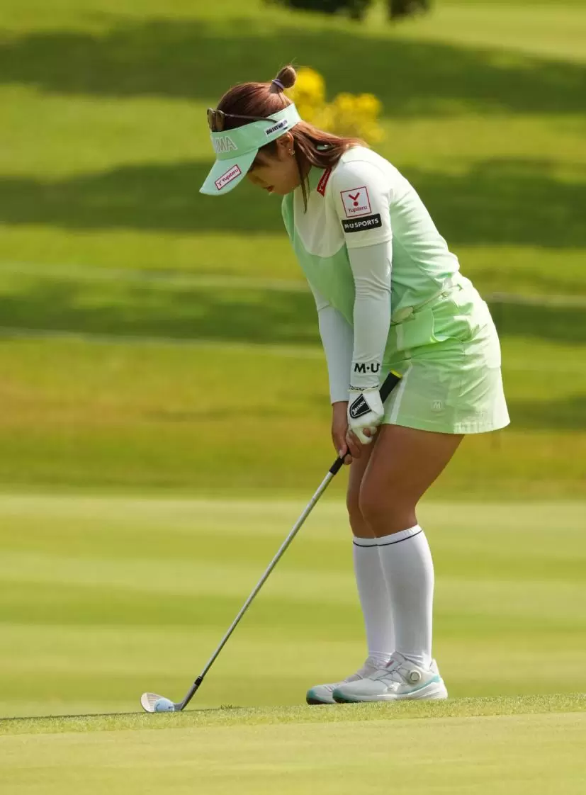 林菜乃子のウェッジスイング