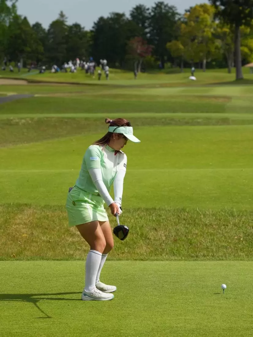 林菜乃子のドライバースイング