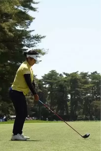 ドライバースイング（後方）