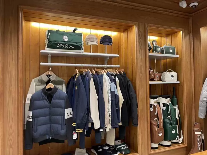 韓国ゴルフウェア