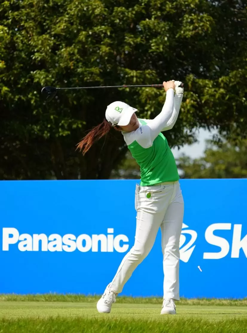 稲見萌寧のドライバースイング