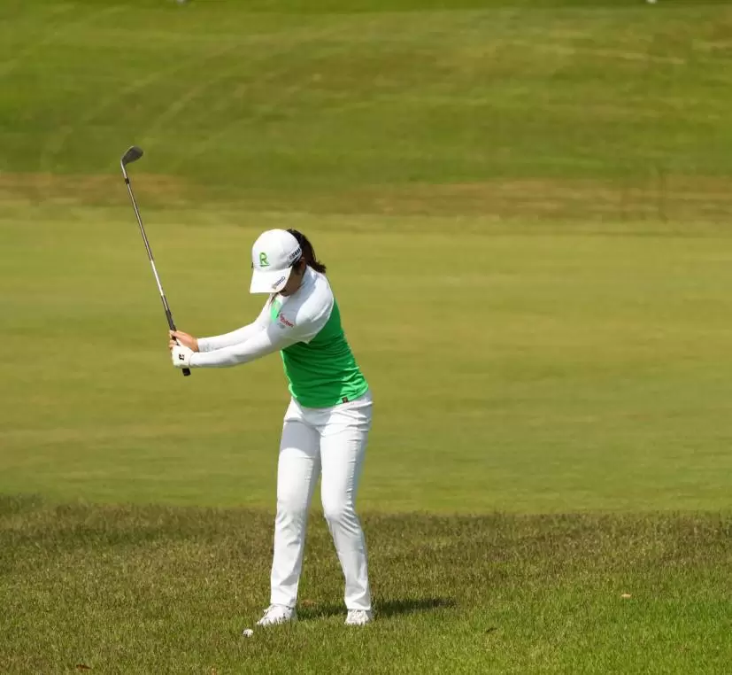 稲見萌寧のウェッジスイング