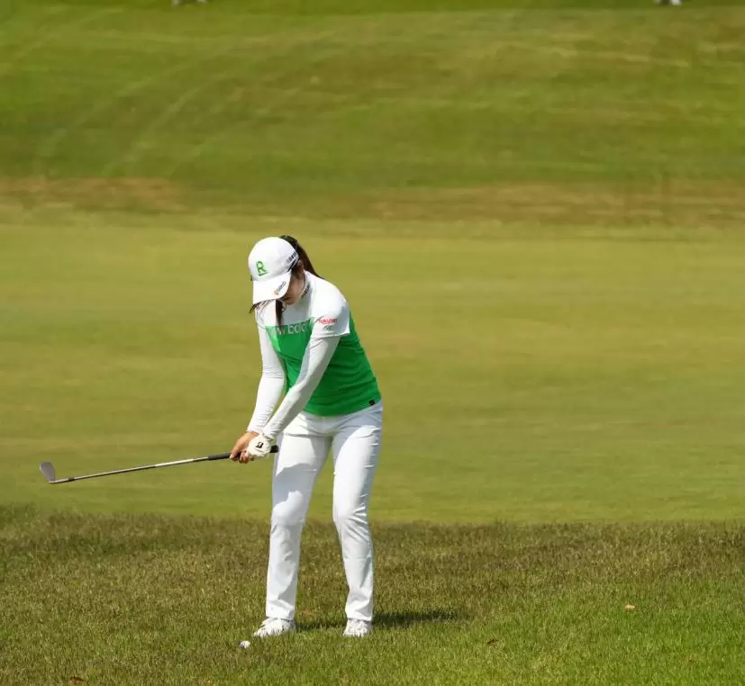 稲見萌寧のウェッジスイング