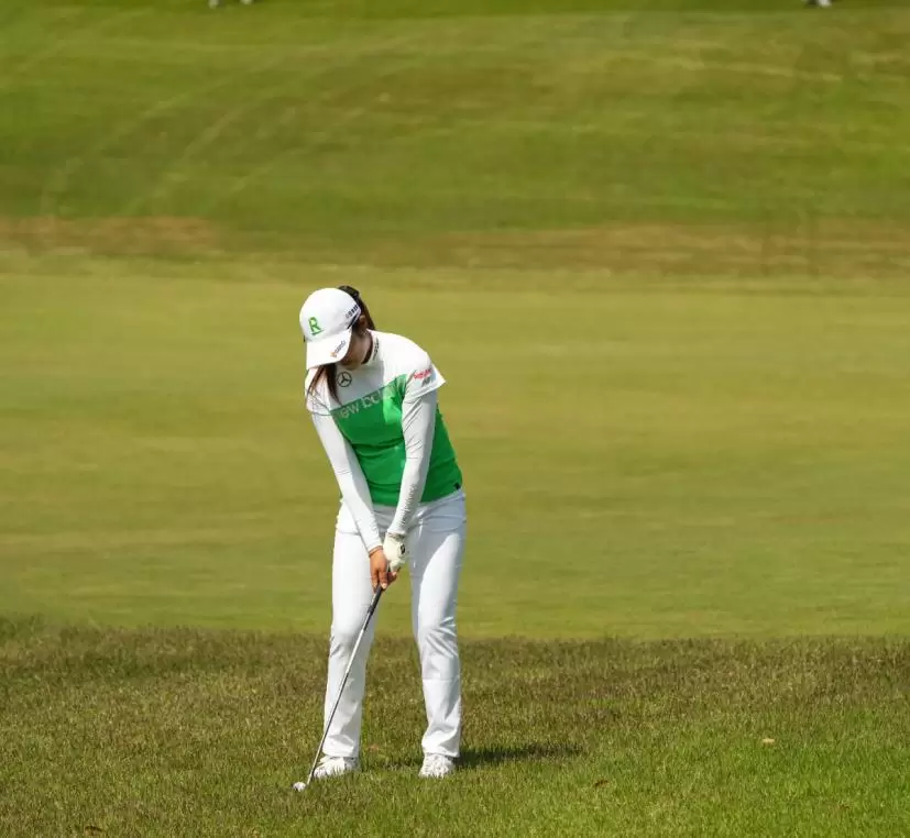 稲見萌寧のウェッジスイング