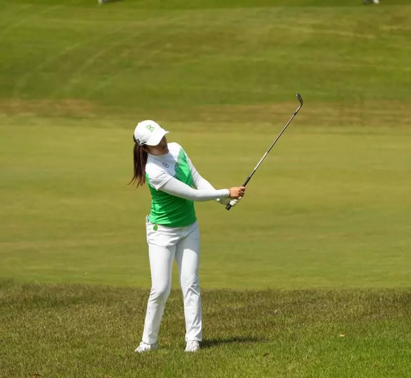 稲見萌寧のウェッジスイング