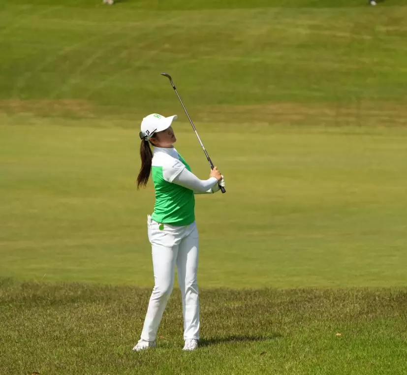 稲見萌寧のウェッジスイング