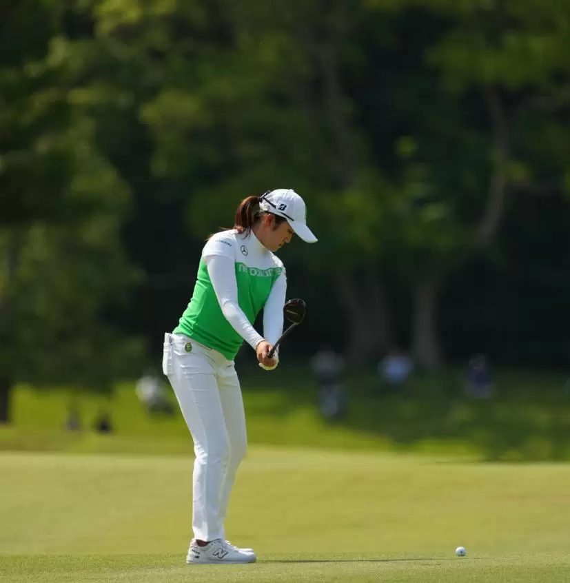 稲見萌寧のフェアウェイウッドスイング