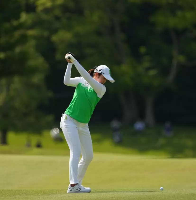 稲見萌寧のフェアウェイウッドスイング