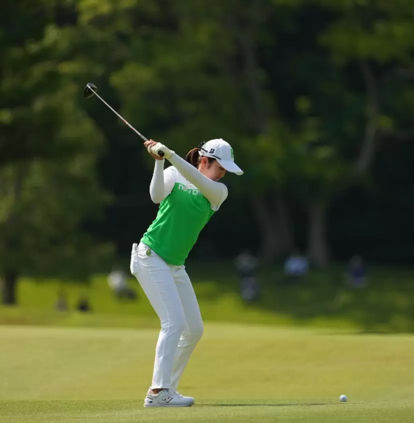 稲見萌寧のフェアウェイウッドスイング