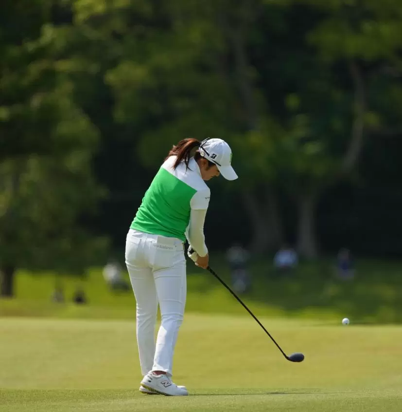 稲見萌寧のフェアウェイウッドスイング