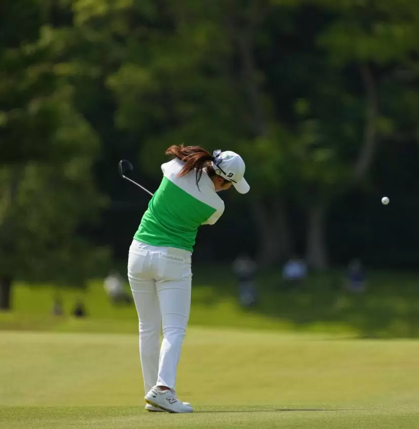 稲見萌寧のフェアウェイウッドスイング