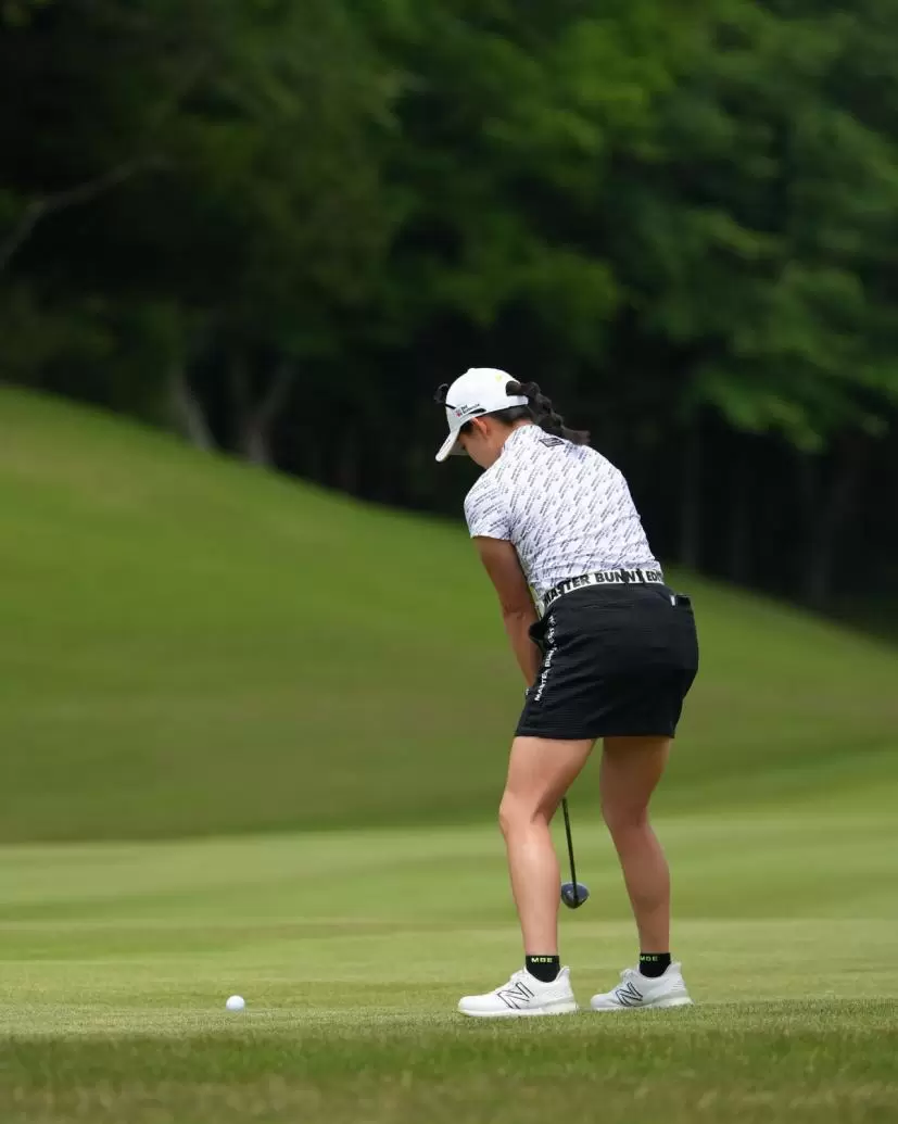 岩井千怜のフェアウェイウッドスイング