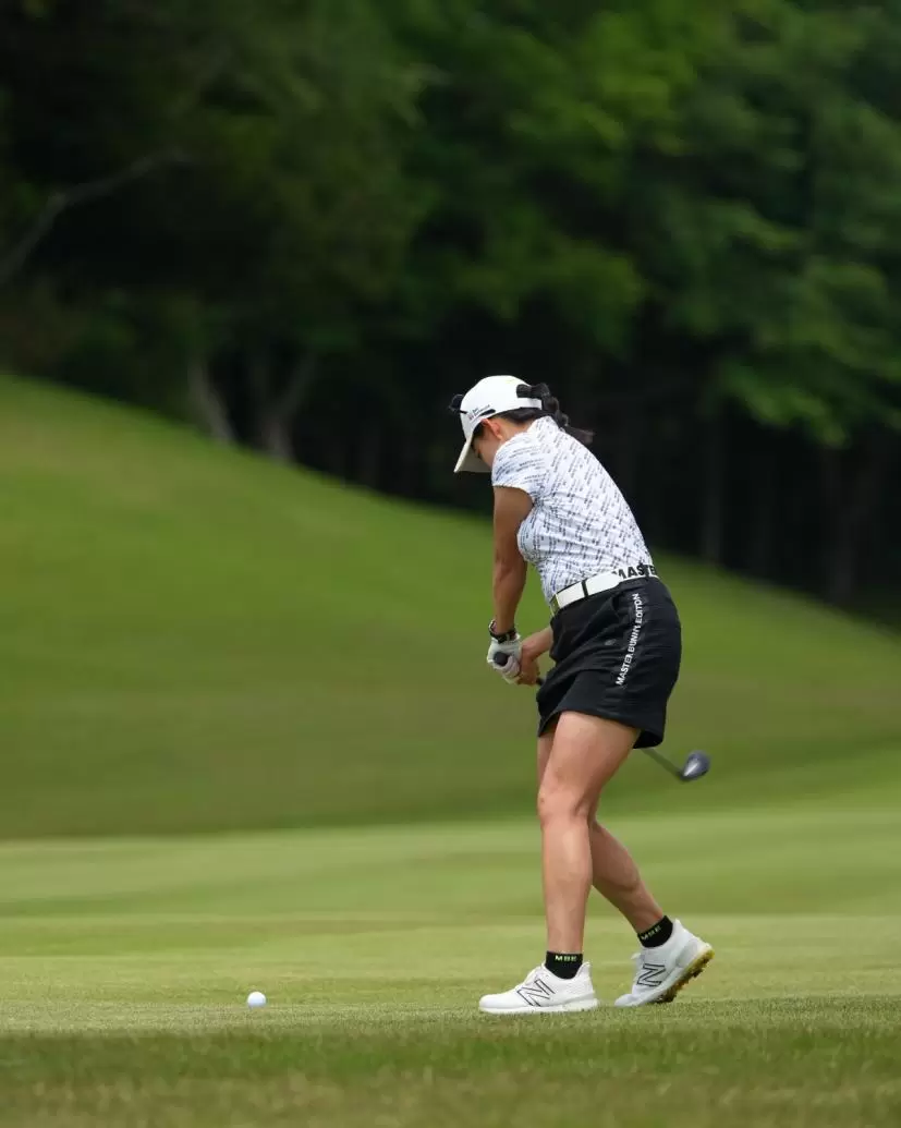 岩井千怜のフェアウェイウッドスイング